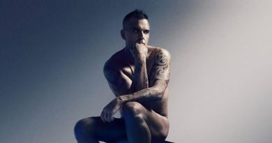 Robbie Williams’tan Çeyrek Asırlık Bir Retrospektif