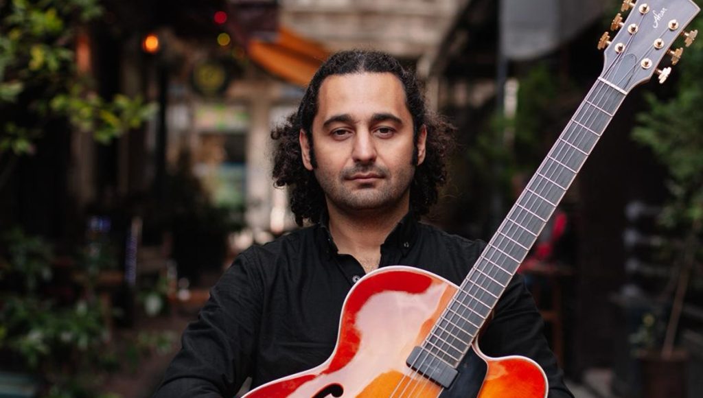 Hakan Kamalı: Into the Blue Hakan Kamalı