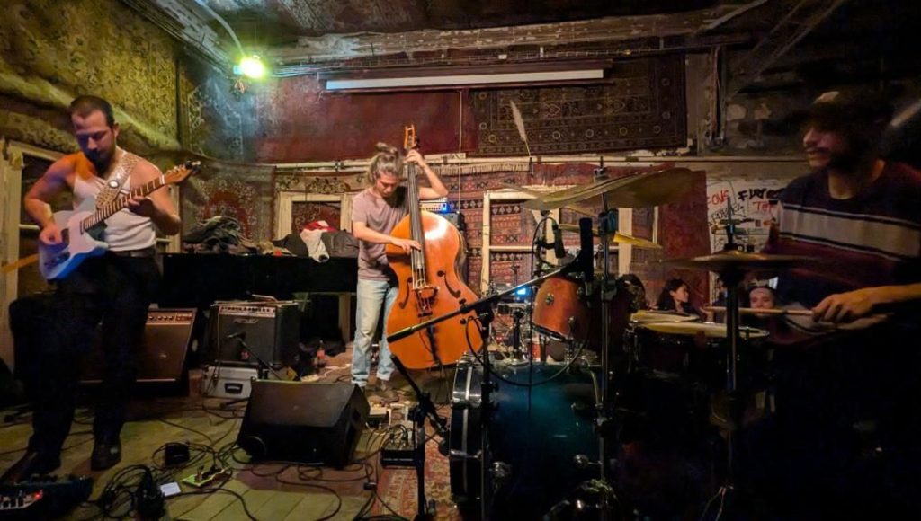PEUF!, Martin Ferreyros, Louis Prado, Tao Ehrlich, La Gare,