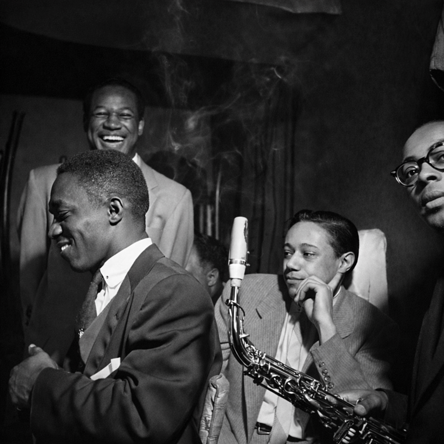 Clifford Brown arkada, Art Blakey, Horace Silver ve Gigi Gryce önde