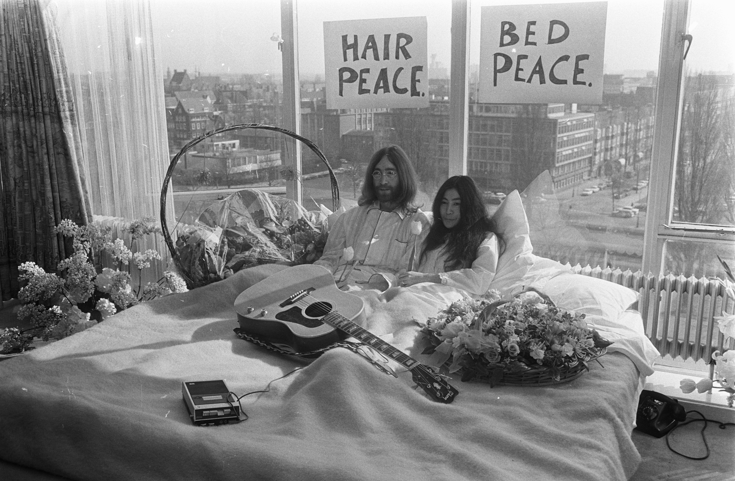 Fairmont The Queen Elizabeth, John Lennon ve Yoko Ono, Give Peace a Chance, Bed-In for Peace