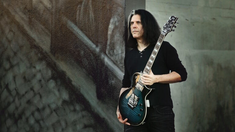 Thrash metalden caz sahnesine: Alex Skolnick ve sınır tanımayan hikâyesi Alex Skolnick ve Testament