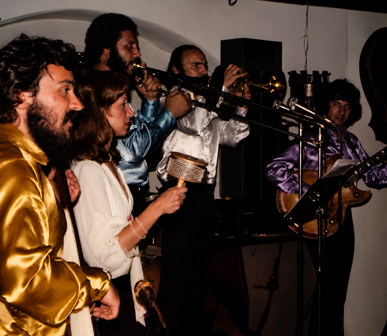 Emin Fındıkoğlu Orkestrası, 1975. Murat Ulus, Nükhet Ruacan, Fatih Erkoç, Neşet Ruacan (Fotoğraf: Kenan Ekmen)