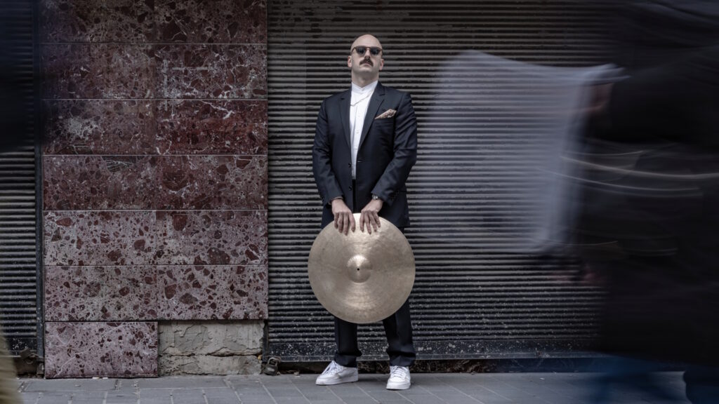 Cemil Hamzaoğlu: “Müzik çalmayı hâlâ öğrenmeye çalışıyorum”