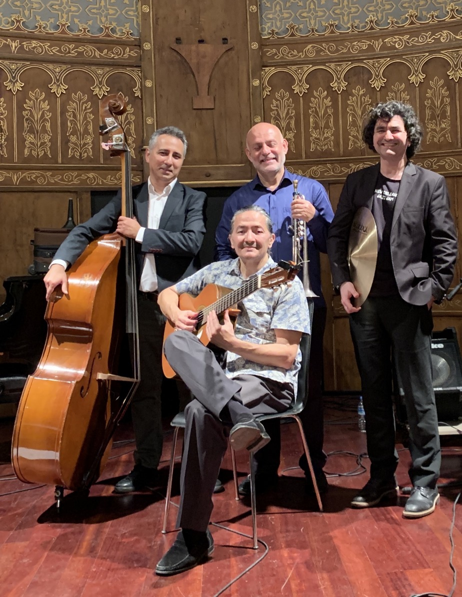 Gücüm Sezer Guitar Project 1 | Dark Blue Notes Gücüm Sezer Guitar Project
Aytaç Yıldız kontrabas Şenova Ülker trompet Barış Duran davul ve Gücüm Sezer gitar
